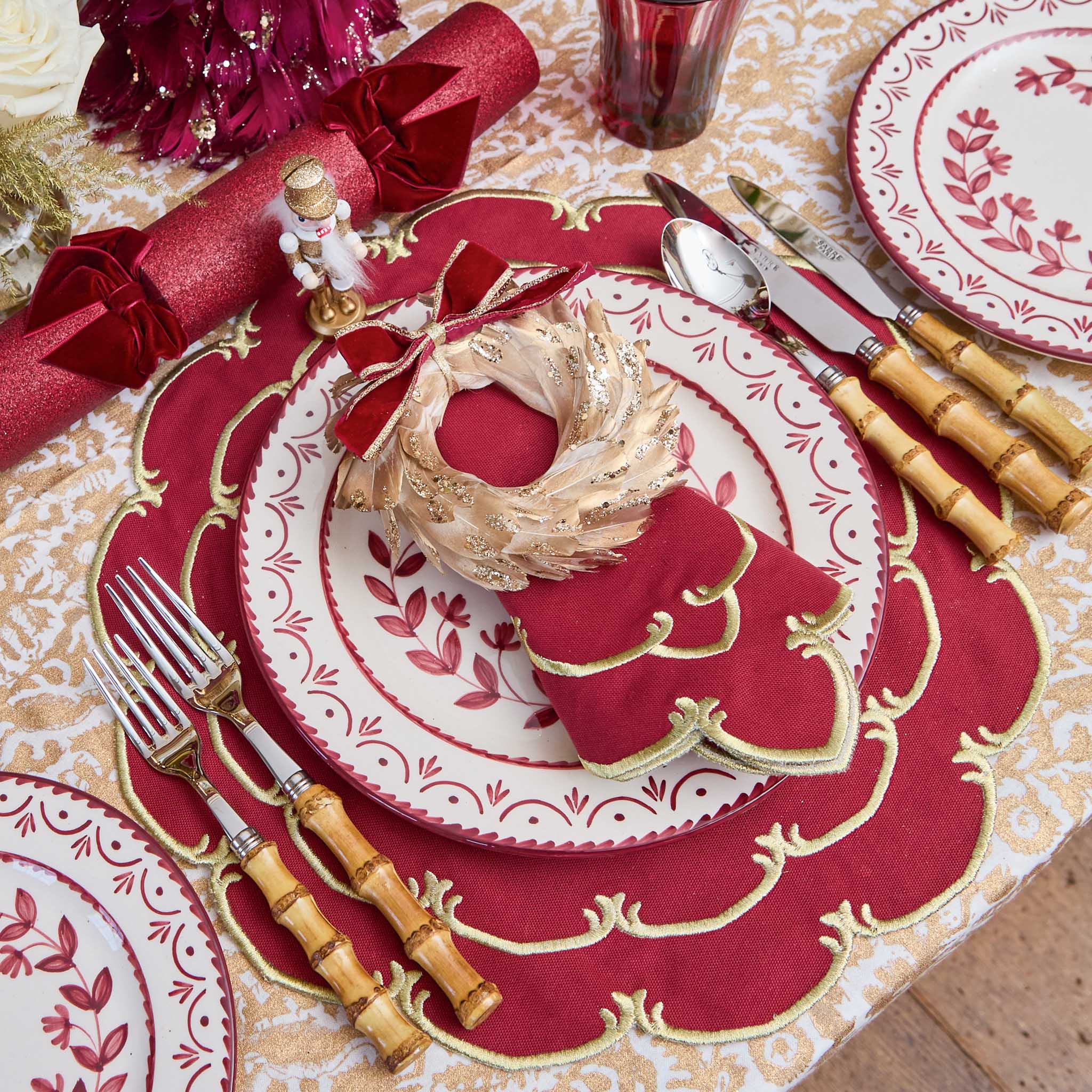 Gold Feather Wreath (Set of 4) - Image 7