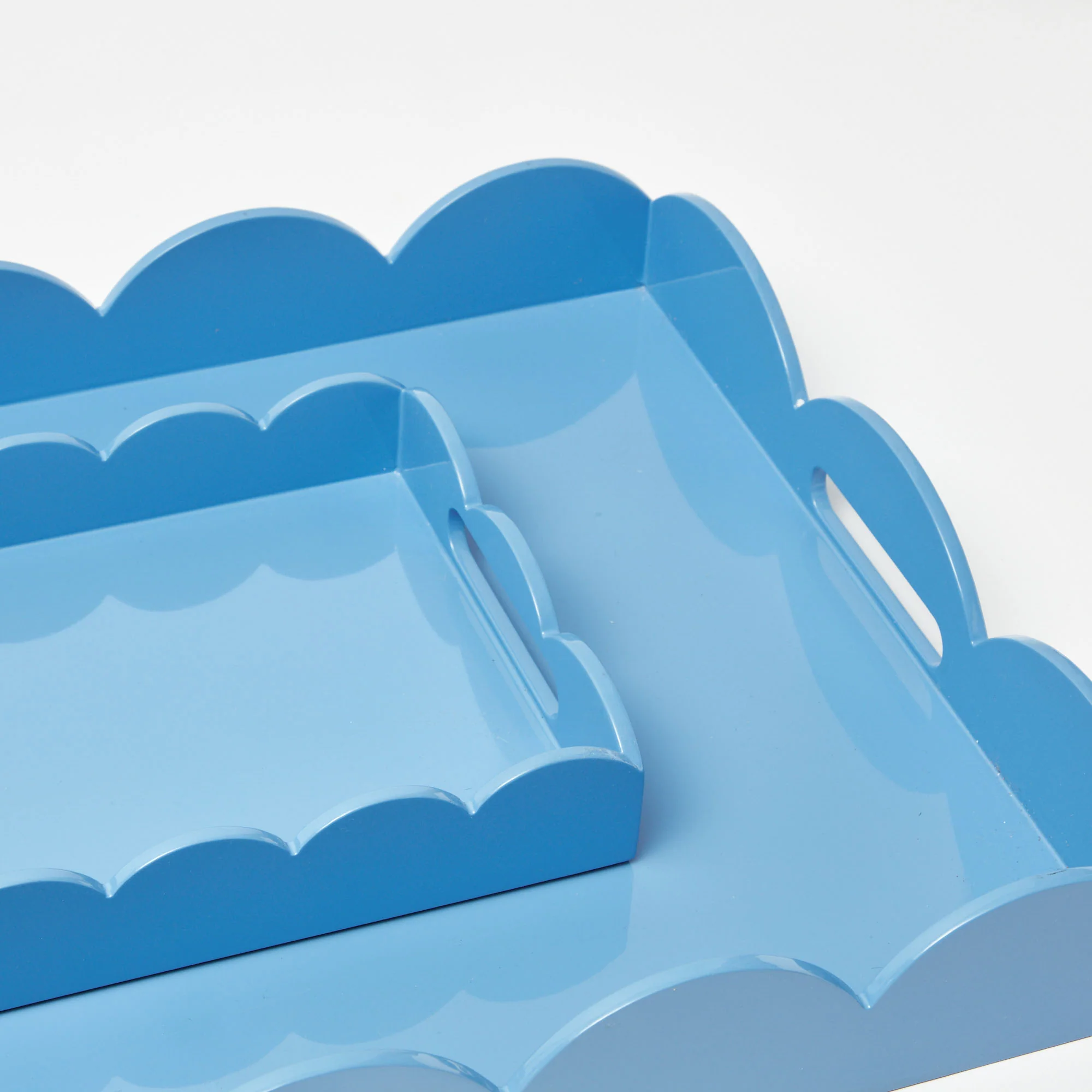 Blue Lacquer Scalloped Tray - Image 6
