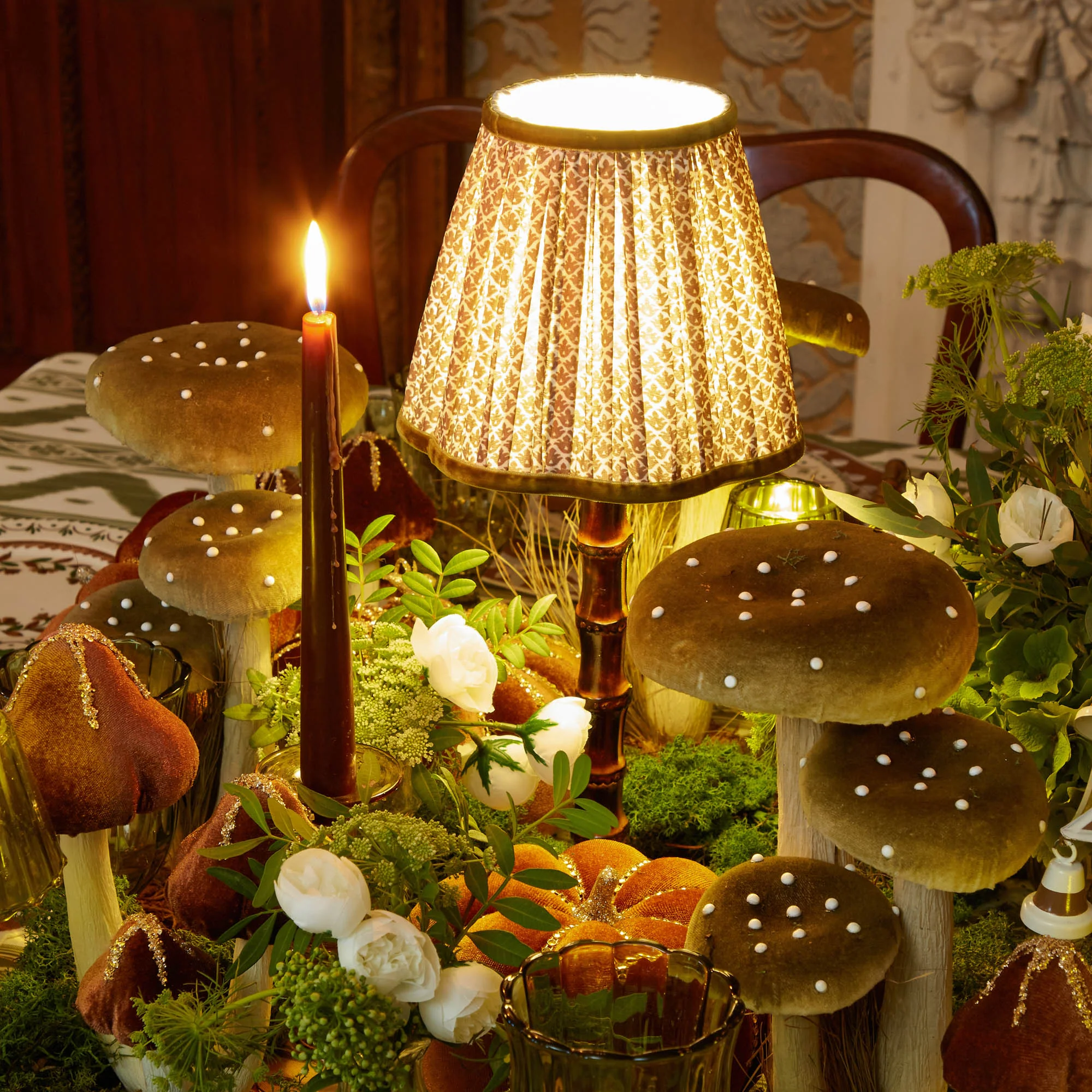 Chocolate Lotus Lampshade (18cm) - Image 15