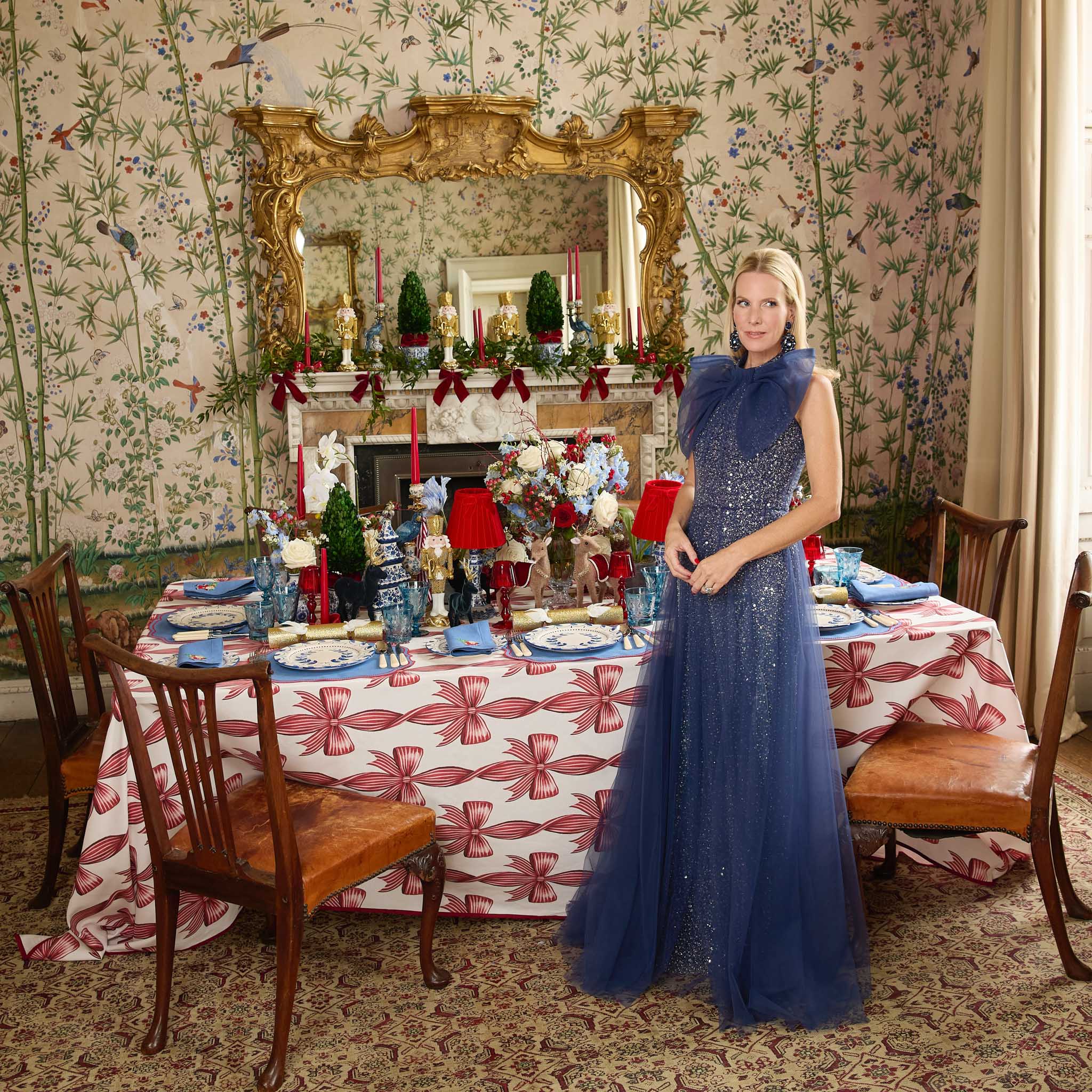 Elizabeth Blue Garland Dinner Plate - Image 3