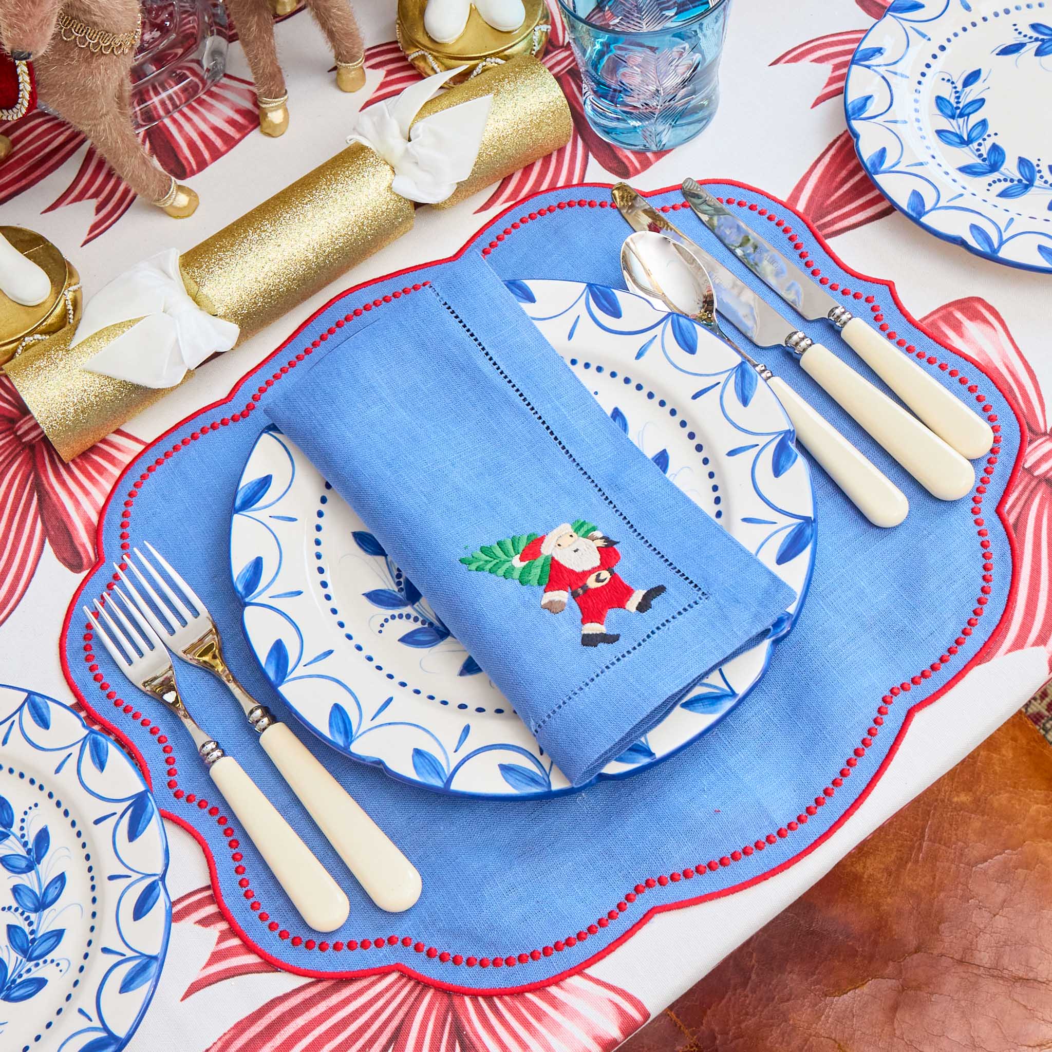 Elizabeth Blue Garland Starter Plate - Image 6