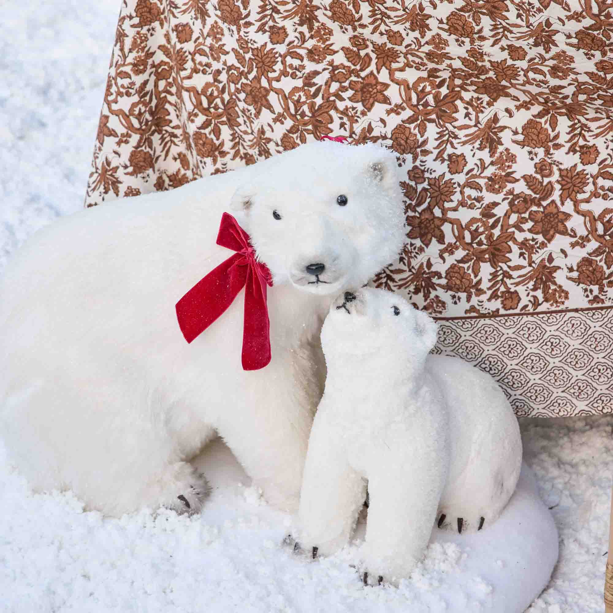Extra Large Mother & Cub Polar Bear - Image 4