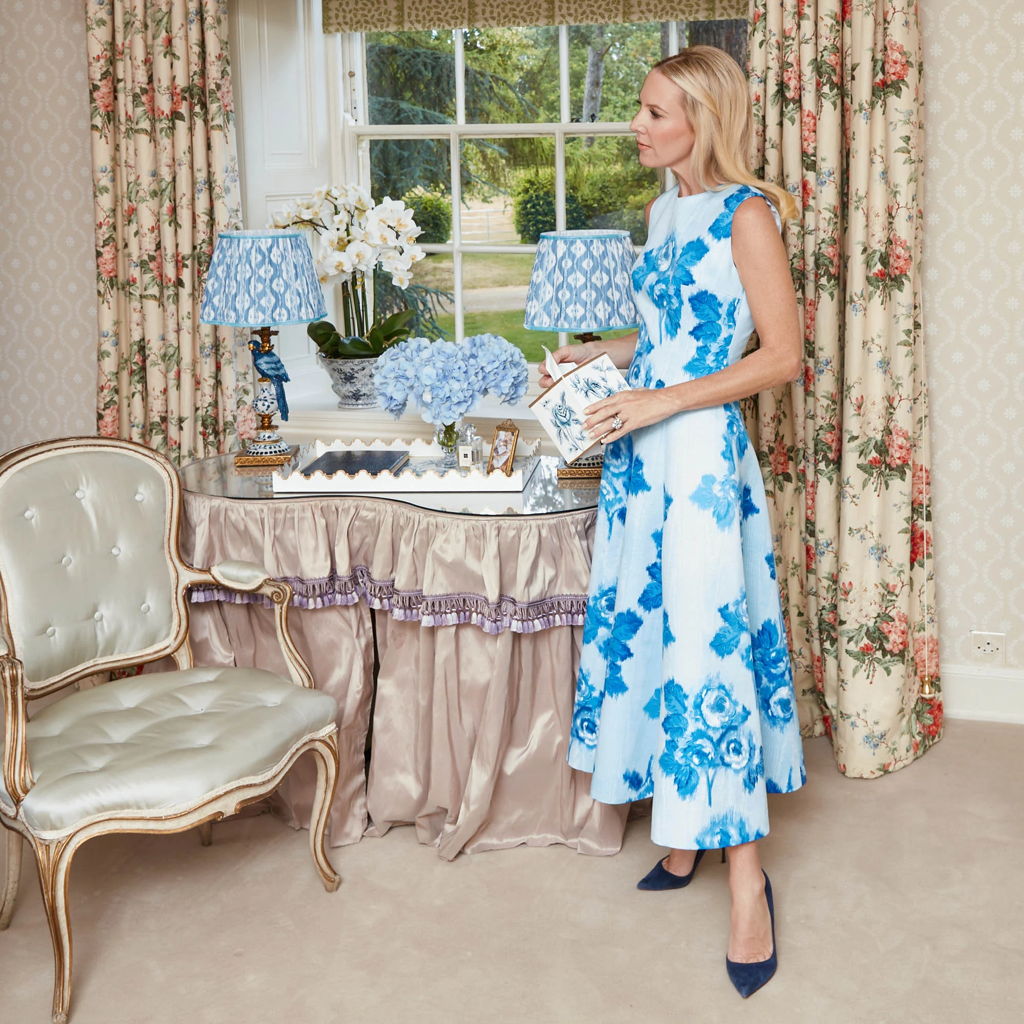 Floral Tole Tissue Box - Image 10