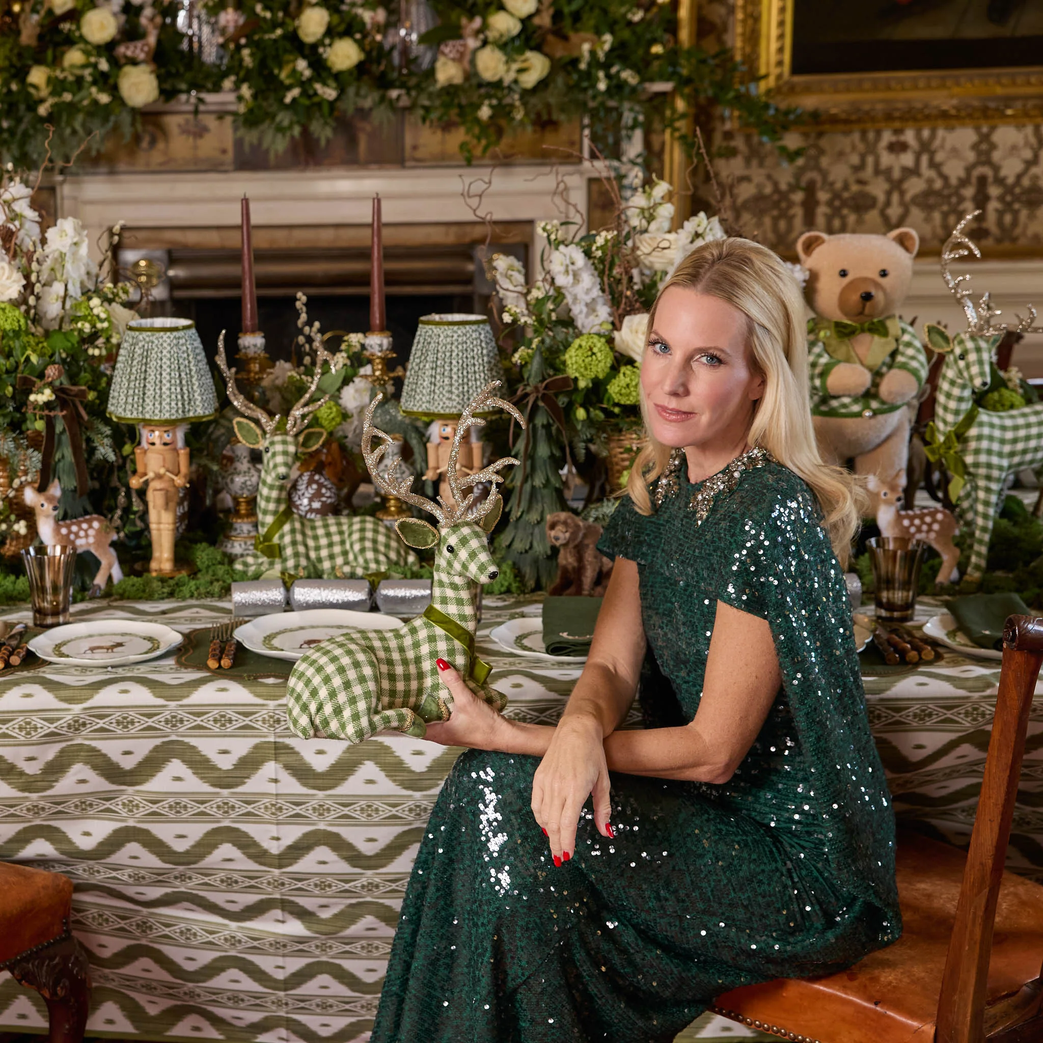 Green Gingham Sitting Deers (Pair) - Image 3