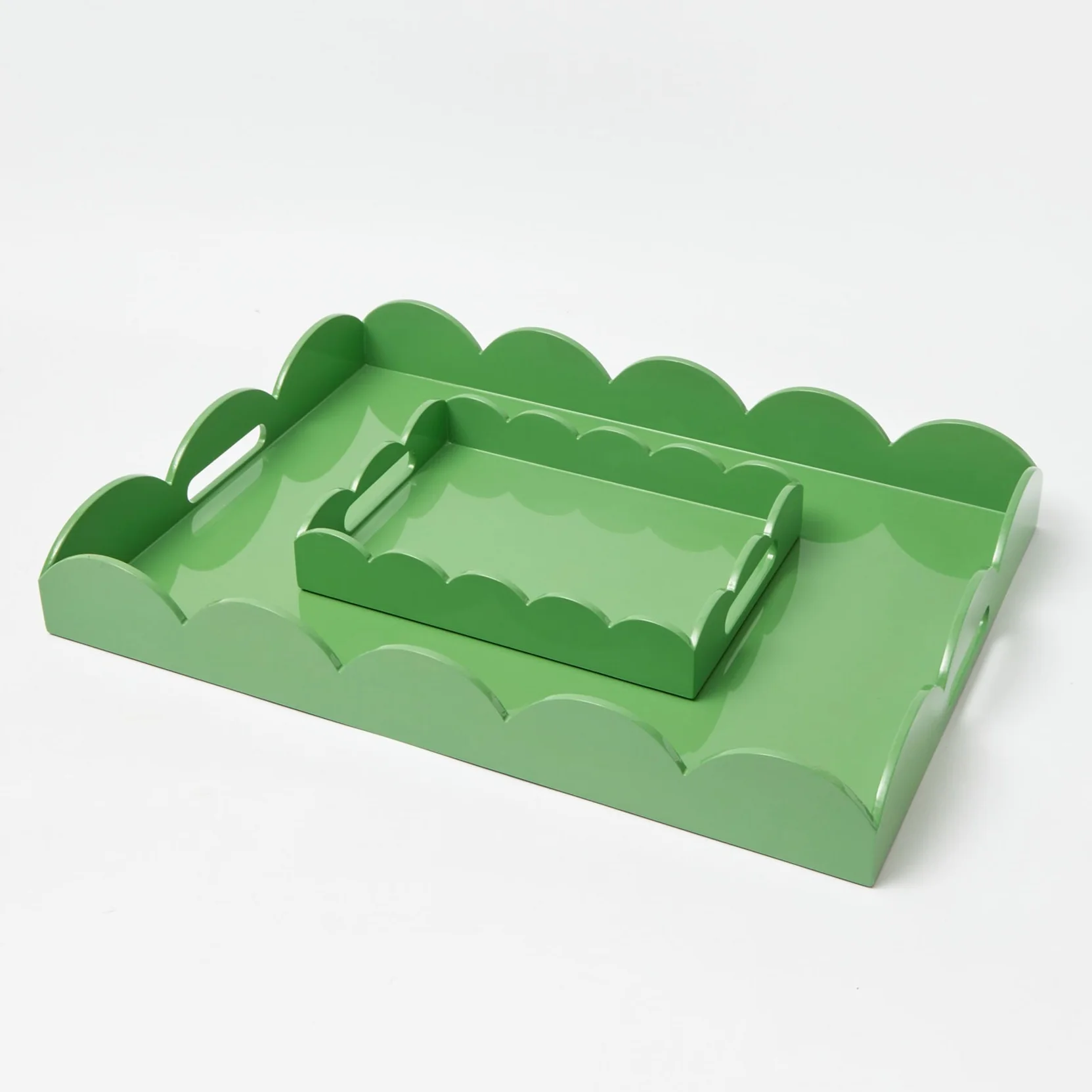 Green Lacquer Scalloped Tray - Image 8