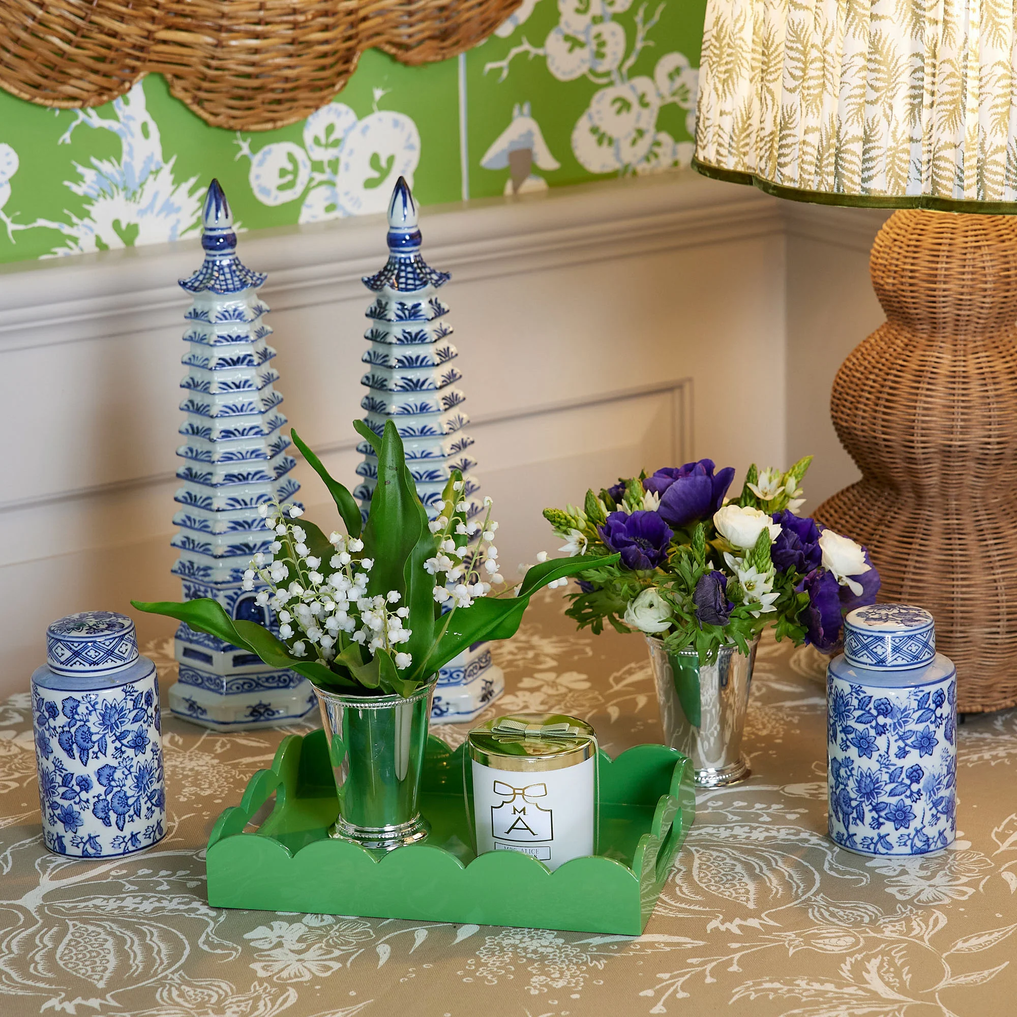 Small Green Lacquer Scalloped Tray - Image 8