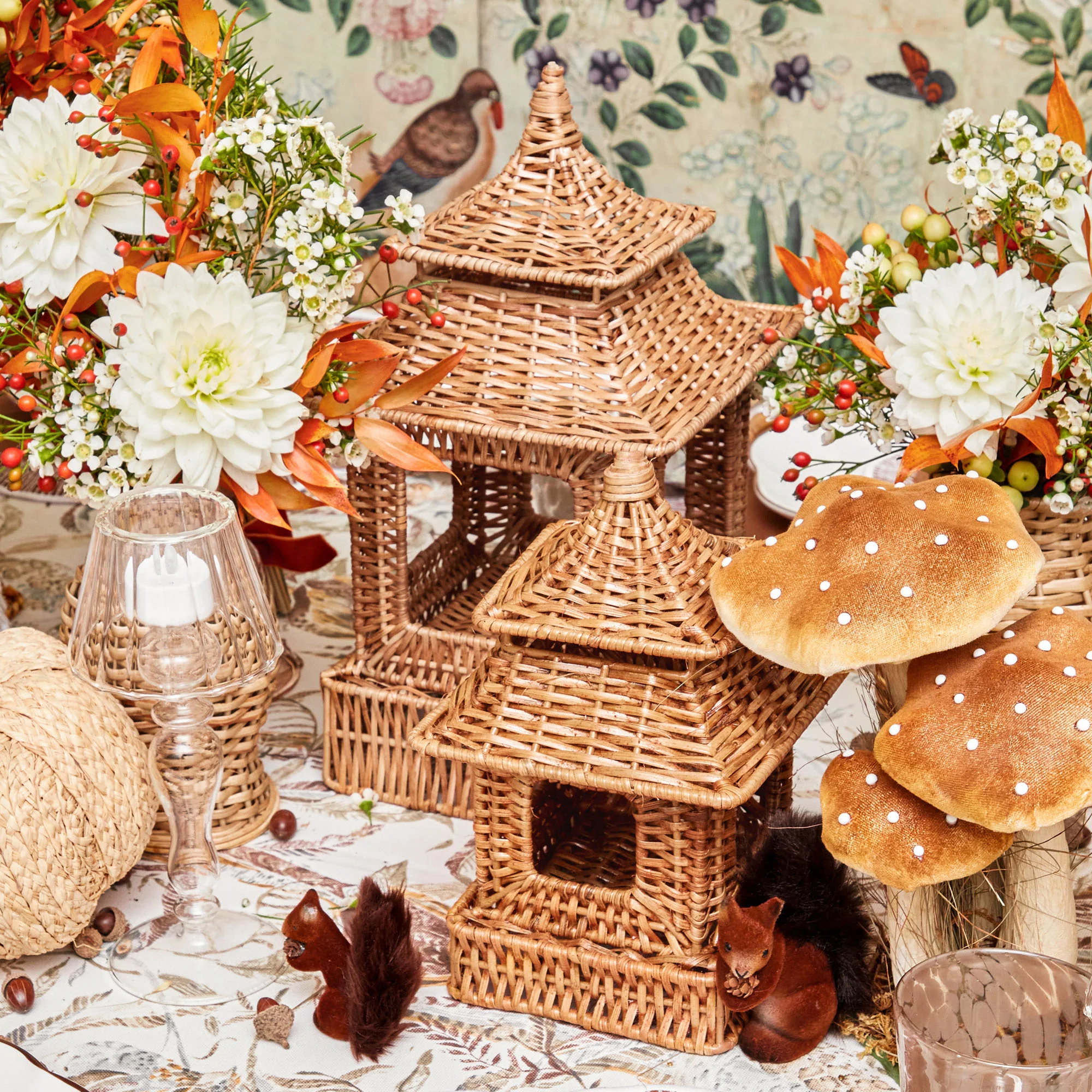 Rattan Pagoda & Urn Vase Set - Image 9