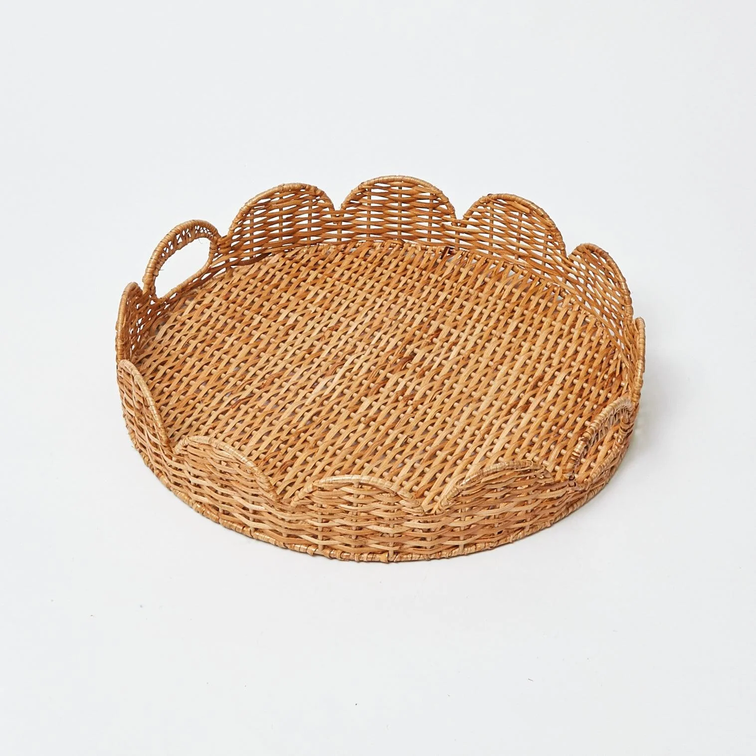 Round Scalloped Rattan Tray With Stand - Image 4