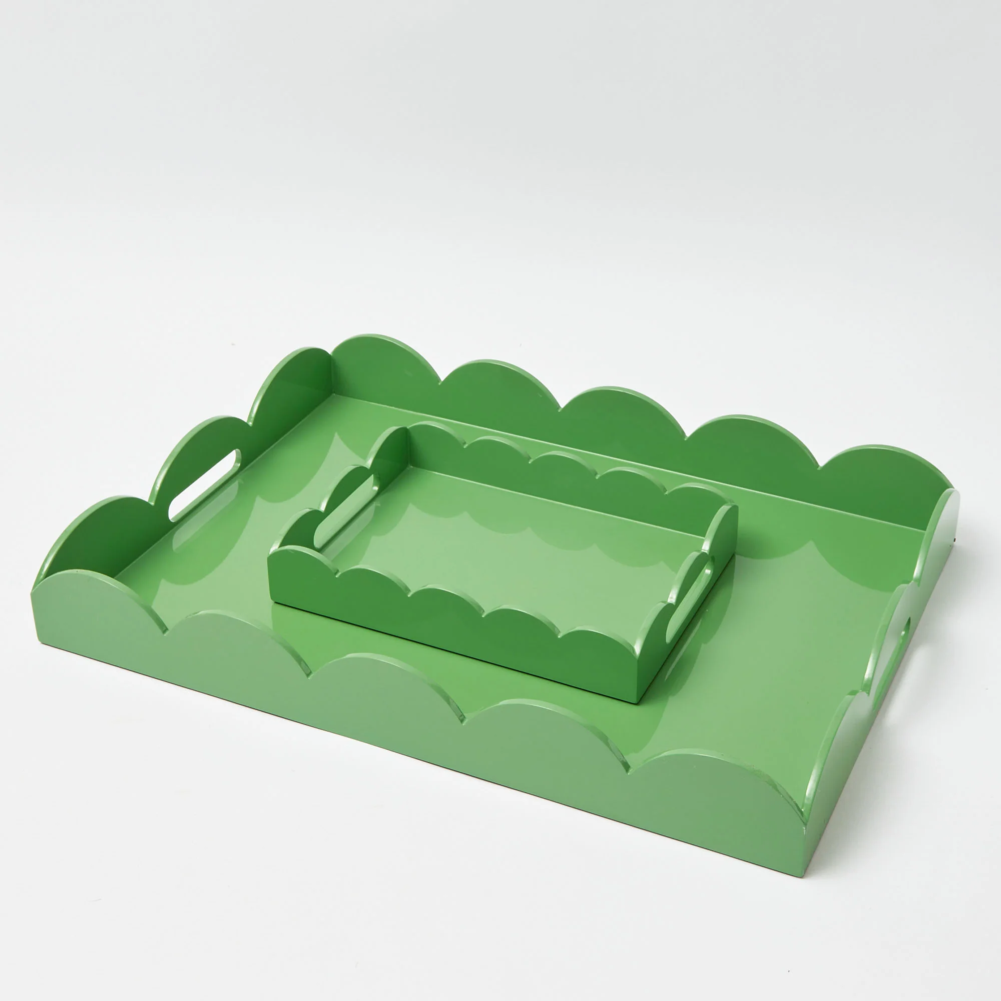 Small Green Lacquer Scalloped Tray - Image 11
