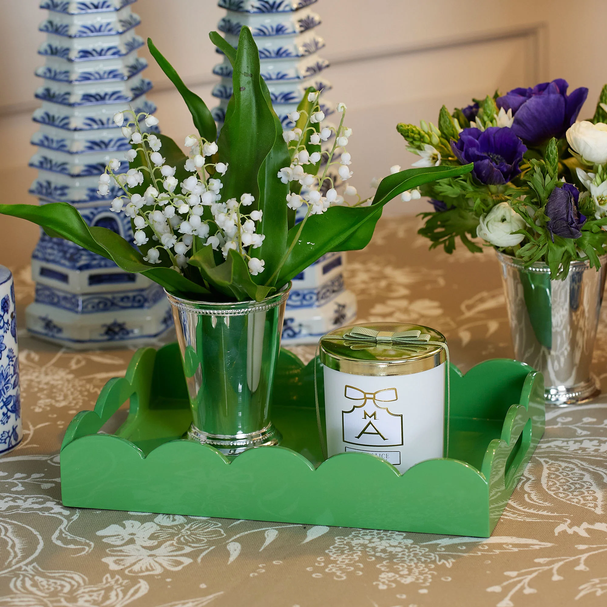 Small Green Lacquer Scalloped Tray - Image 6